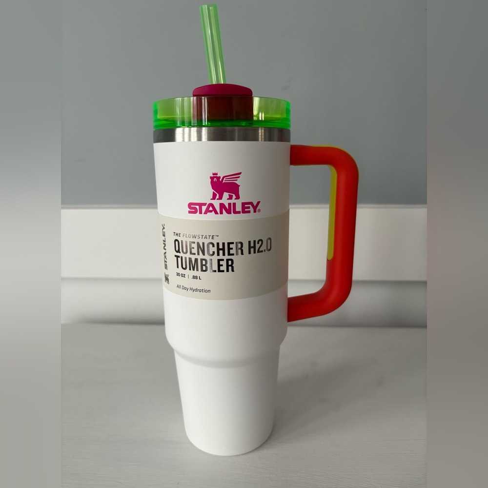 NEW! Stanley 30 oz. Quencher H2.0 FlowState Tumbler White Neon
